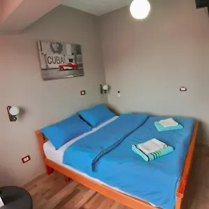 Elisabet , Tirana Albania